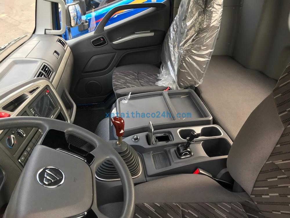 Khoang lái Xe Auman C240